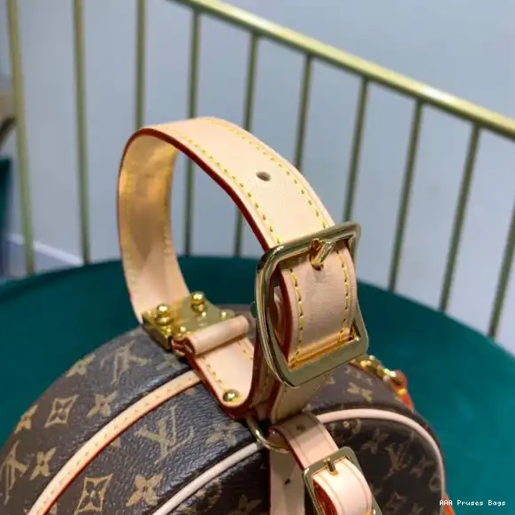 AAA Replica Ru BOITE Vuitton Louis PETITE CHAPEAU 0624